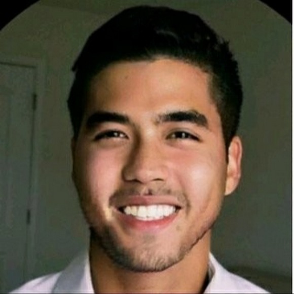 Profile Picture of Kris Allrich (@krisallrich) on Poshmark