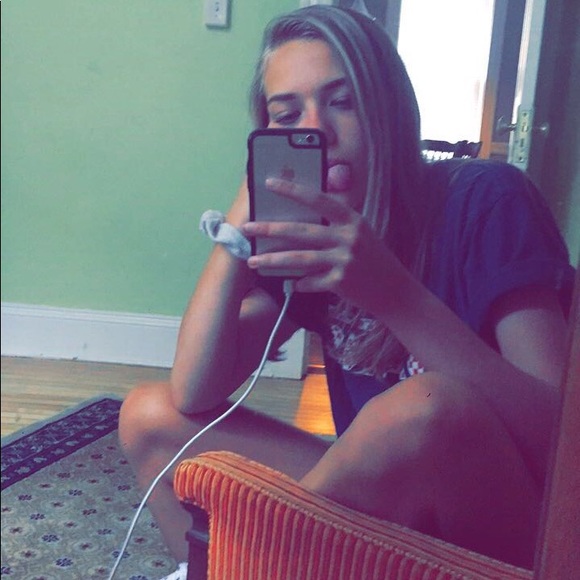 Profile Picture of Sierra Rayome (@sierrarayome) on Poshmark