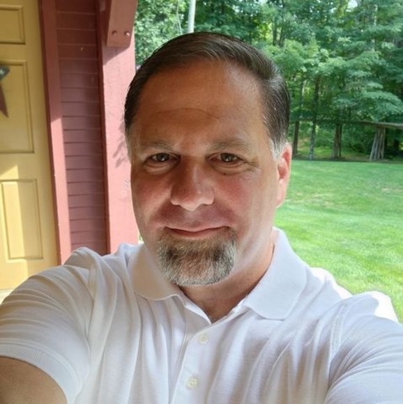 Profile Picture of James Ravetto (@jravjem7) on Poshmark