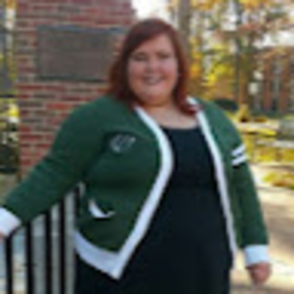 Profile Picture of Logan Boyer (@loganeboyer) on Poshmark