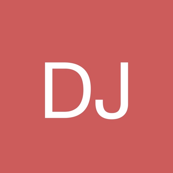Profile Picture of Dawn Jahn (@dawn101010) on Poshmark