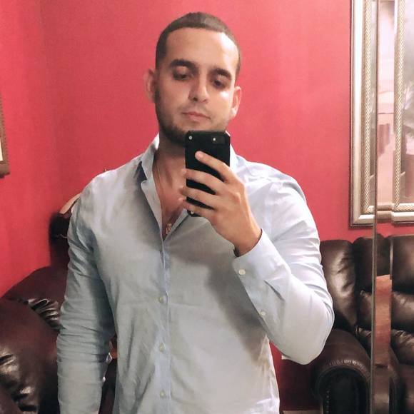 Profile Picture of Walter Gonzalez (@elitewalt) on Poshmark