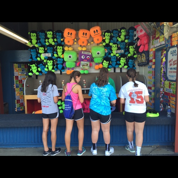 Profile Picture of Kyra Vlassis (@kyravlassis) on Poshmark