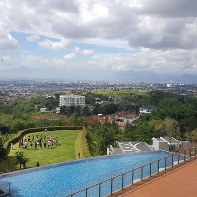 Profile Picture of Michael (@modena1234) on Twitter