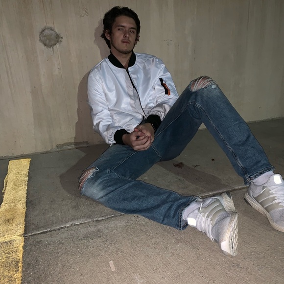 Profile Picture of Nicholas Booker (@nickbooker87) on Poshmark