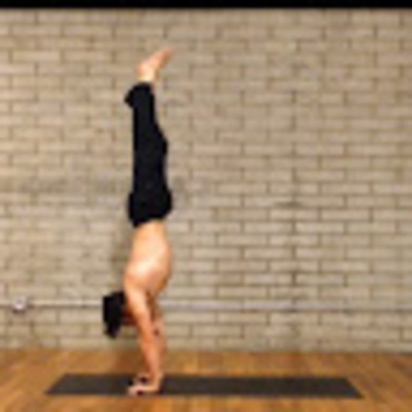 Profile Picture of Aaron Hughson (@a_hughson) on Poshmark