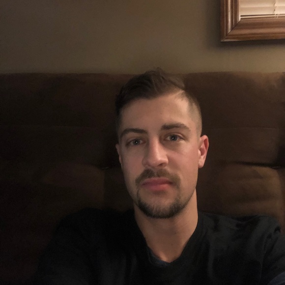 Profile Picture of Peter Cecere (@pac31990) on Poshmark