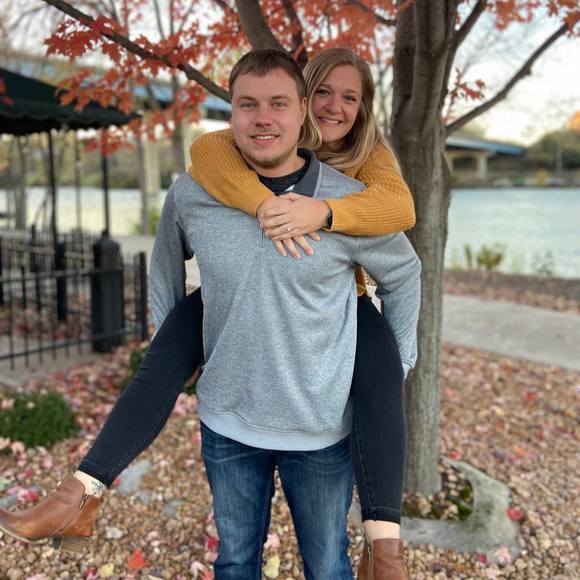 Profile Picture of Mel Michalkiewicz (@mmich427) on Poshmark