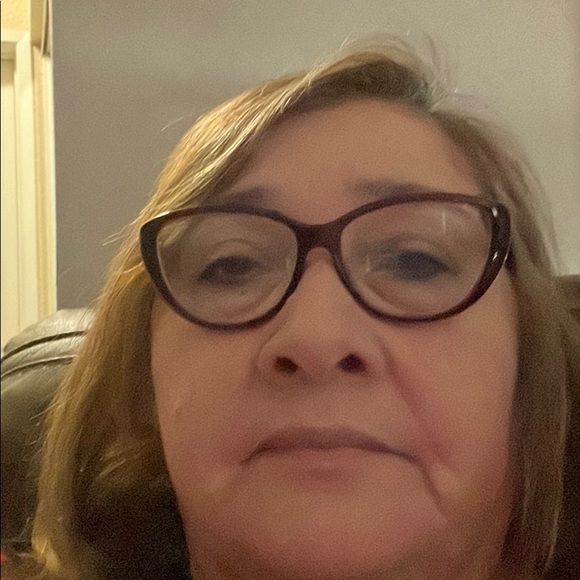 Profile Picture of Camy Neria (@camnmart) on Poshmark