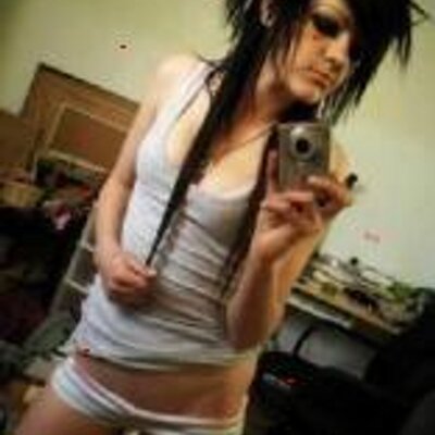 Profile Picture of Kelly Mcfarland (@cemomipo) on Twitter