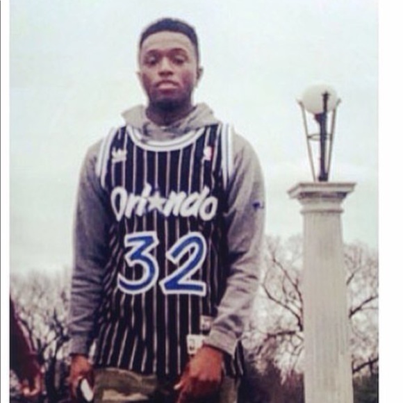 Profile Picture of Derrick Yates (@kidtatter) on Poshmark