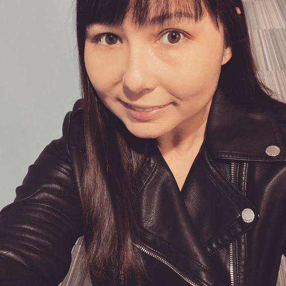 Profile Picture of Meiling Gray (@meilinggray) on Poshmark