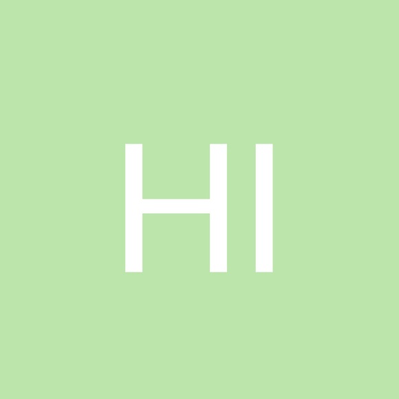 Profile Picture of Holly Isham (@hollyisham) on Poshmark