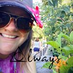 Profile Picture of Erin Schneider (@everlyaftergardens) on Instagram