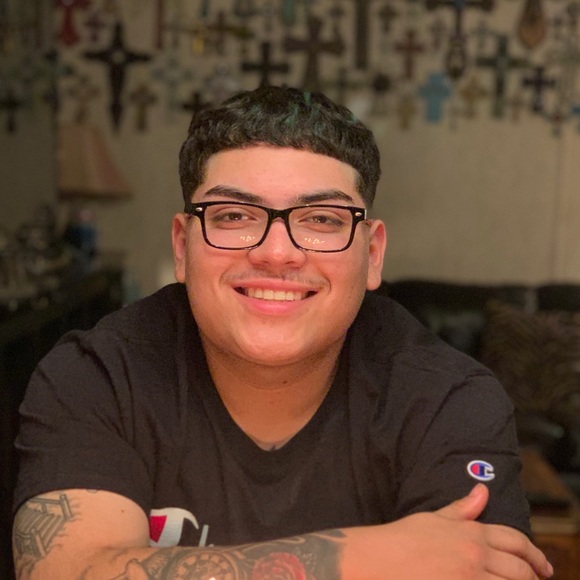 Profile Picture of Christopher Zepeda (@czepeda23) on Poshmark