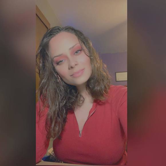 Profile Picture of Haley Dable (@halzdable) on Poshmark
