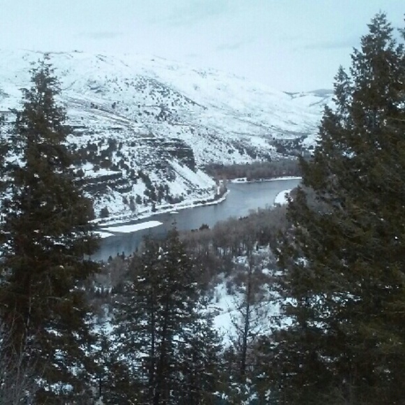 Profile Picture of Valrie Davidson (@valrie1818) on Poshmark