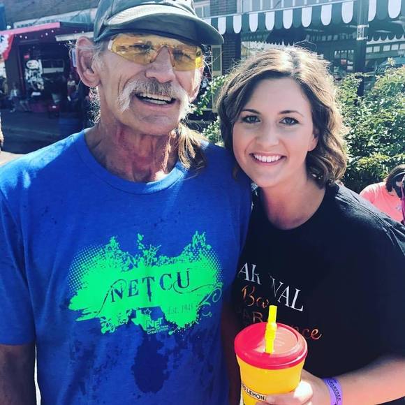 Profile Picture of Alexa Burns (@alexa4212) on Poshmark