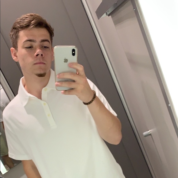 Profile Picture of Devon Bellanger (@devonbellanger) on Poshmark