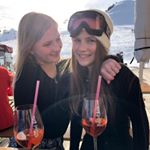 Profile Picture of M I C H E L L E  DE  V R I E S (@michelledev.ries) on Instagram