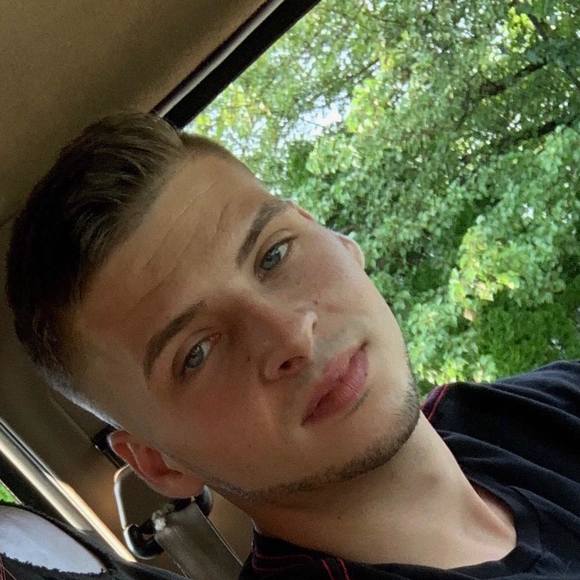 Profile Picture of Philip Kosich (@philkosich) on Poshmark