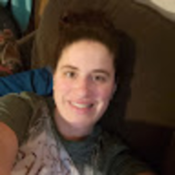 Profile Picture of Kelsey Hikes (@girlsisco92) on Poshmark