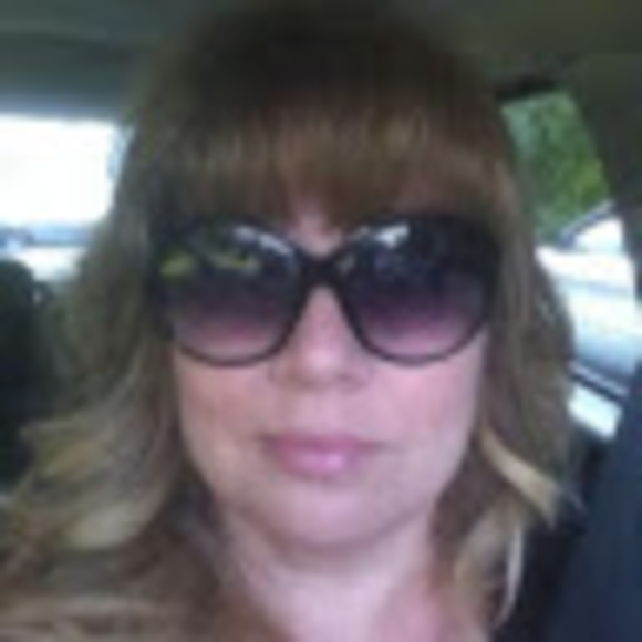 Profile Picture of Pamela Mayer (@pmayer0722) on Poshmark