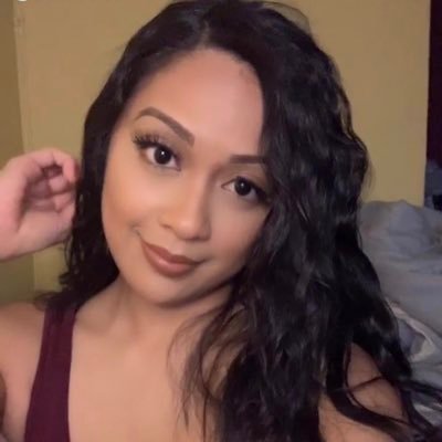 Profile Picture of 𝐃𝐄𝐕𝐈𝐍𝐄 𝐑𝐀𝐄. (@devineatienza) on Twitter