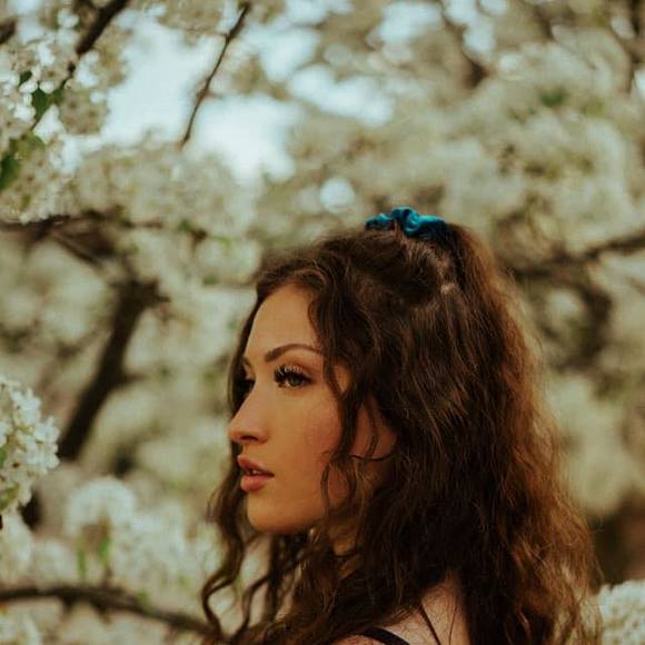 Profile Picture of Jeanna Ramig (@kikiramig) on Poshmark