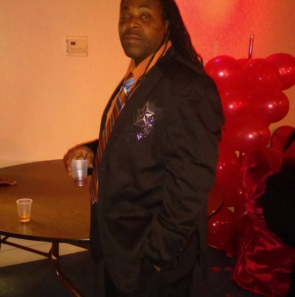 Profile Picture of James Duberry (@duberryjames36) on Poshmark