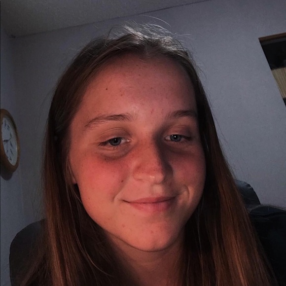 Profile Picture of Katelynn Everett (@katelynnever570) on Poshmark