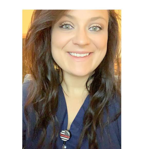 Profile Picture of Brandi Antonsen (@brandihicks68) on Poshmark