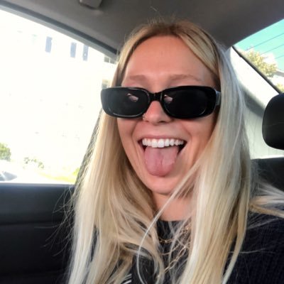 Profile Picture of Julia Lynch (@juliaguliaa9) on Twitter