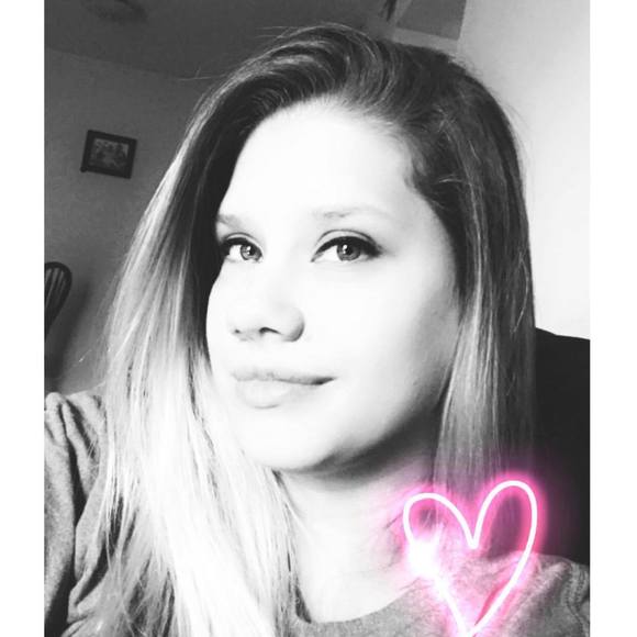 Profile Picture of Casey Hussey (@caseyhussey) on Poshmark