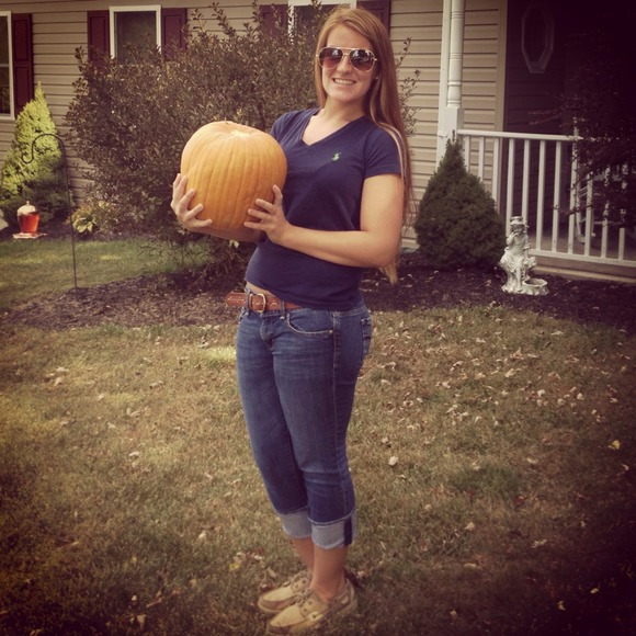 Profile Picture of Carly Shaw (@carly_shaw) on Poshmark