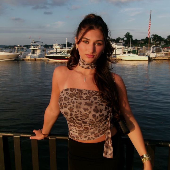 Profile Picture of jess101 (@jess1014) on Tiktok