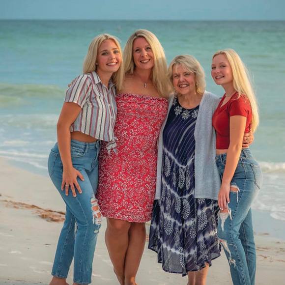 Profile Picture of Chris Mankin (@cmankin8) on Poshmark