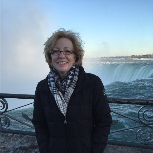 Profile Picture of Margaret Bennett (@ebennett1975) on Poshmark