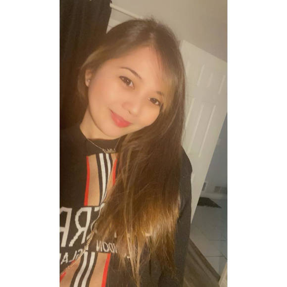 Profile Picture of Czarina camille Cunanan (@milesxv) on Poshmark