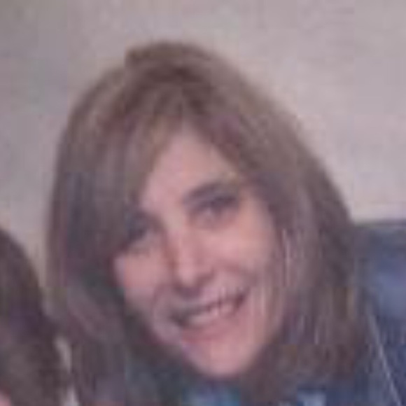 Profile Picture of Dawn Masterson (@dmasters65) on Poshmark