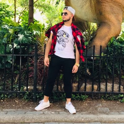 Profile Picture of Jonathan Salinas (@denissalinas) on Twitter