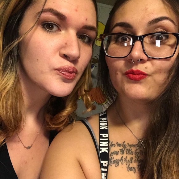 Profile Picture of Leanora Rautenberg (@leokessay7) on Poshmark