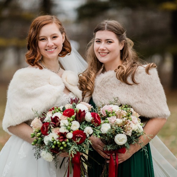 Profile Picture of Dani Decloux (@declue96) on Poshmark