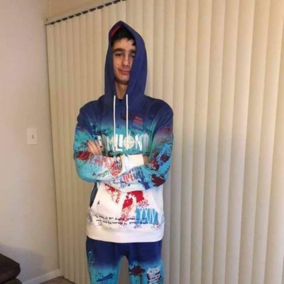 Profile Picture of Tj Chakona (@tjchakona559) on Poshmark