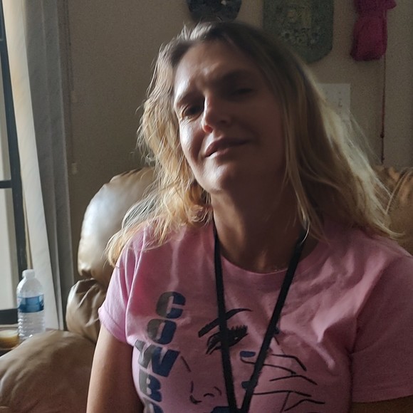 Profile Picture of Tracy Leclear (@tleclear72) on Poshmark