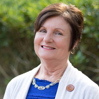 Profile Picture of Lynne Hoban-Montez (@HobanLynne) on Twitter