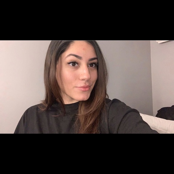 Profile Picture of Eman Ghandour (@emanghandour) on Poshmark