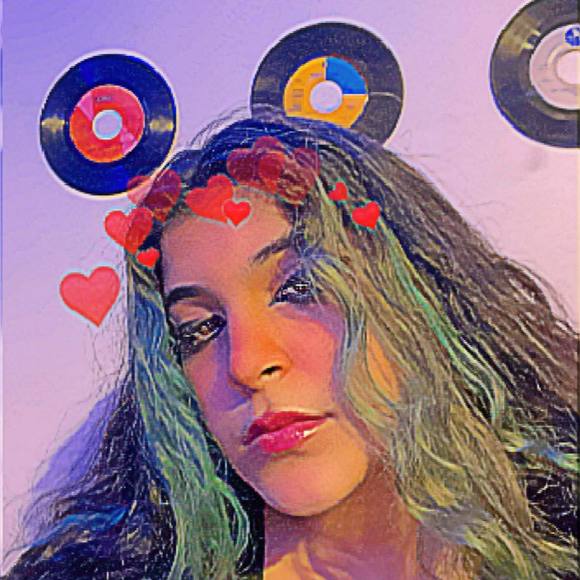 Profile Picture of Lara Nohra (@laranohra) on Poshmark