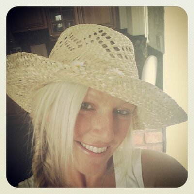 Profile Picture of Jo Cary (@CrazyCary1978) on Twitter