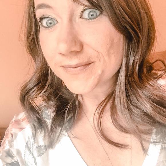 Profile Picture of Melissa Carrier (@melissacarrier2) on Poshmark